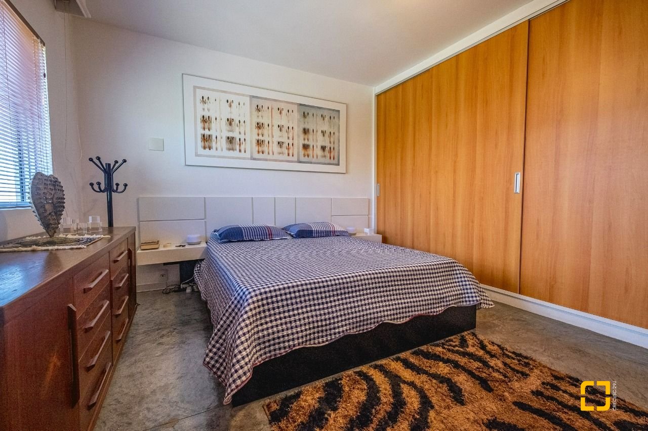Cobertura com 297m², 5 quartos (sendo 3 suítes), 2 garagens, no bairro Canasvieiras em Florianópolis