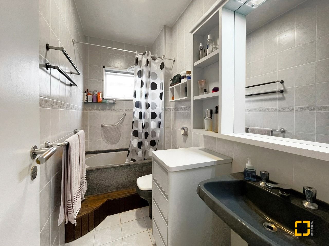 Cobertura com 297m², 5 quartos (sendo 3 suítes), 2 garagens, no bairro Canasvieiras em Florianópolis