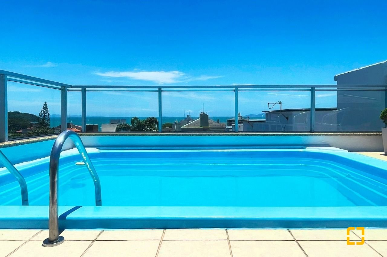 Cobertura com 297m², 5 quartos (sendo 3 suítes), 2 garagens, no bairro Canasvieiras em Florianópolis