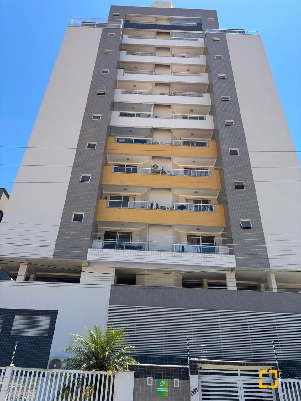 Apartamento com 69m², 2 quartos (sendo 1 suíte), 1 garagem, no bairro Pedra Branca em Palhoça