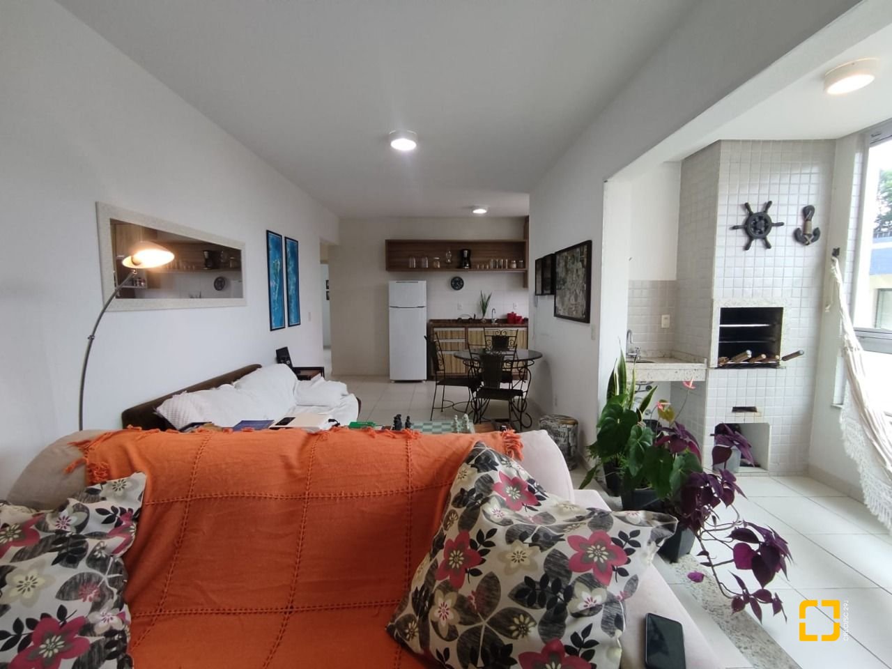 Apartamento com 141m², 4 quartos (sendo 1 suíte), 2 garagens, no bairro Canasvieiras em Florianópolis