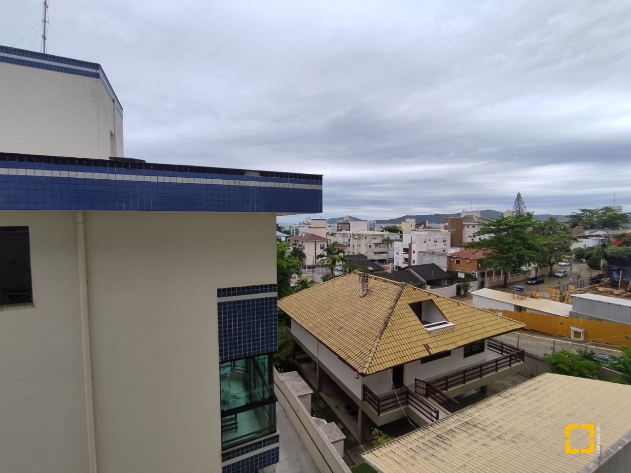 Apartamento com 141m², 4 quartos (sendo 1 suíte), 2 garagens, no bairro Canasvieiras em Florianópolis