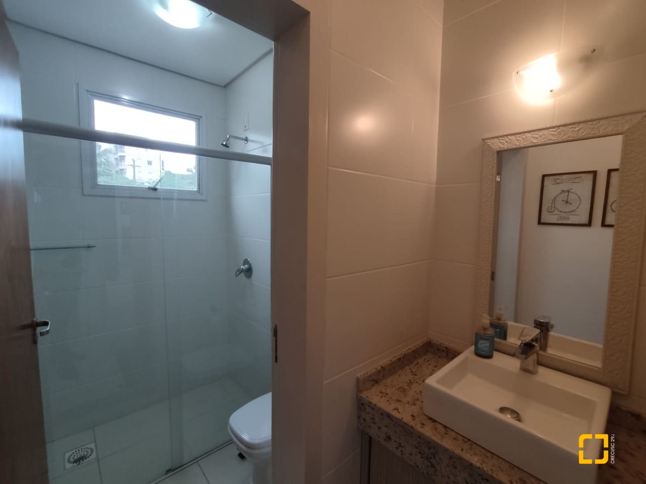 Apartamento com 141m², 4 quartos (sendo 1 suíte), 2 garagens, no bairro Canasvieiras em Florianópolis