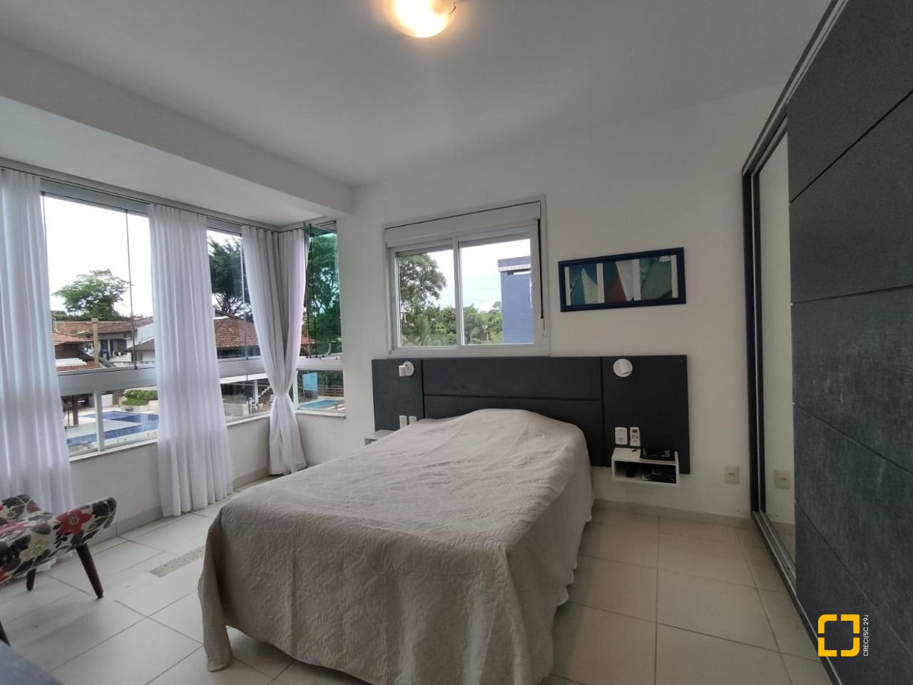 Apartamento com 141m², 4 quartos (sendo 1 suíte), 2 garagens, no bairro Canasvieiras em Florianópolis