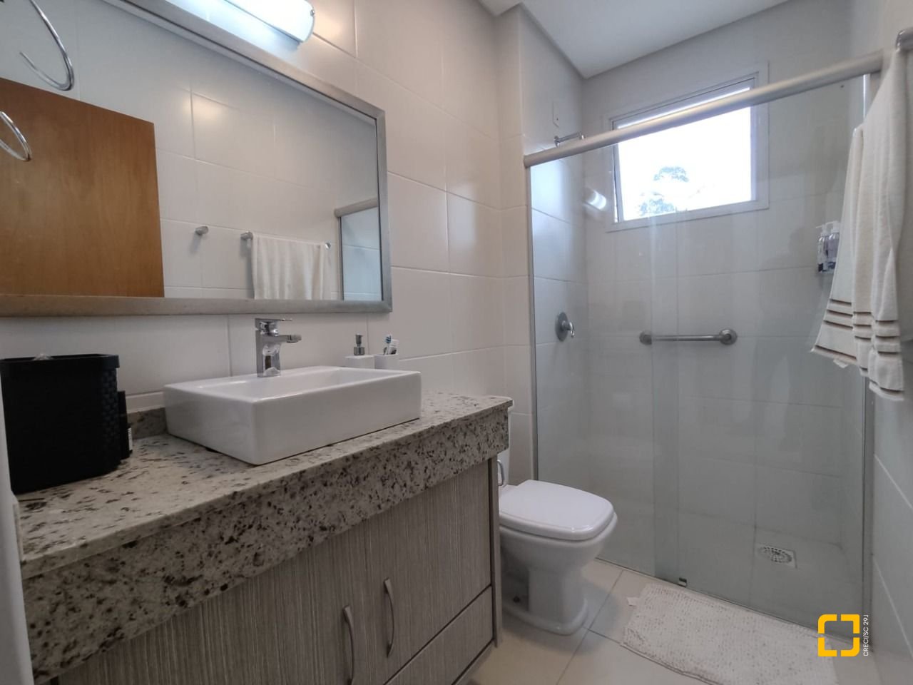 Apartamento com 141m², 4 quartos (sendo 1 suíte), 2 garagens, no bairro Canasvieiras em Florianópolis
