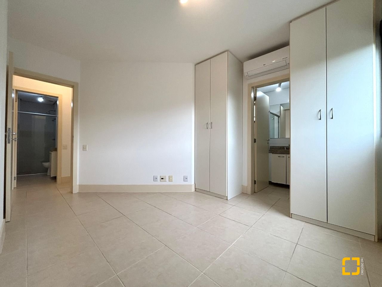 Apartamento com 75m², 3 quartos (sendo 1 suíte), 1 garagem, no bairro Pantanal em Florianópolis