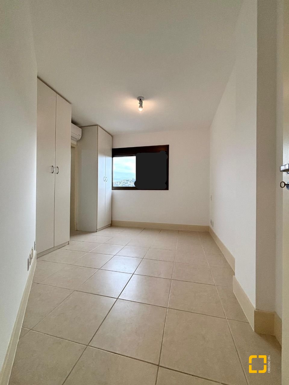Apartamento com 75m², 3 quartos (sendo 1 suíte), 1 garagem, no bairro Pantanal em Florianópolis