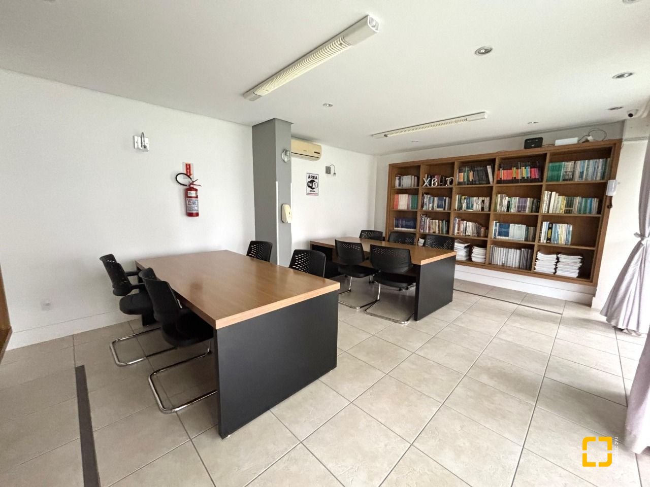 Apartamento com 75m², 3 quartos (sendo 1 suíte), 1 garagem, no bairro Pantanal em Florianópolis
