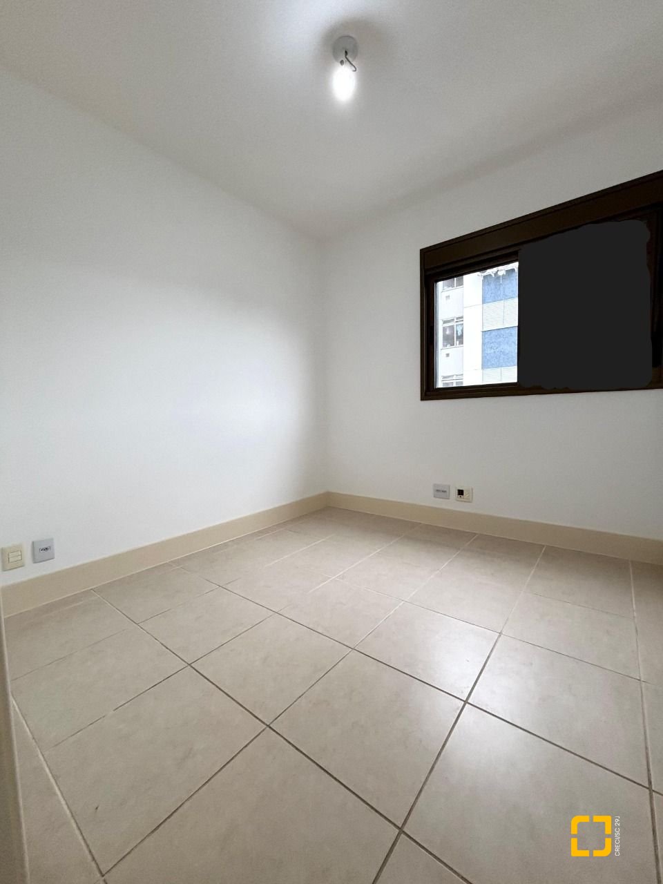 Apartamento com 75m², 3 quartos (sendo 1 suíte), 1 garagem, no bairro Pantanal em Florianópolis
