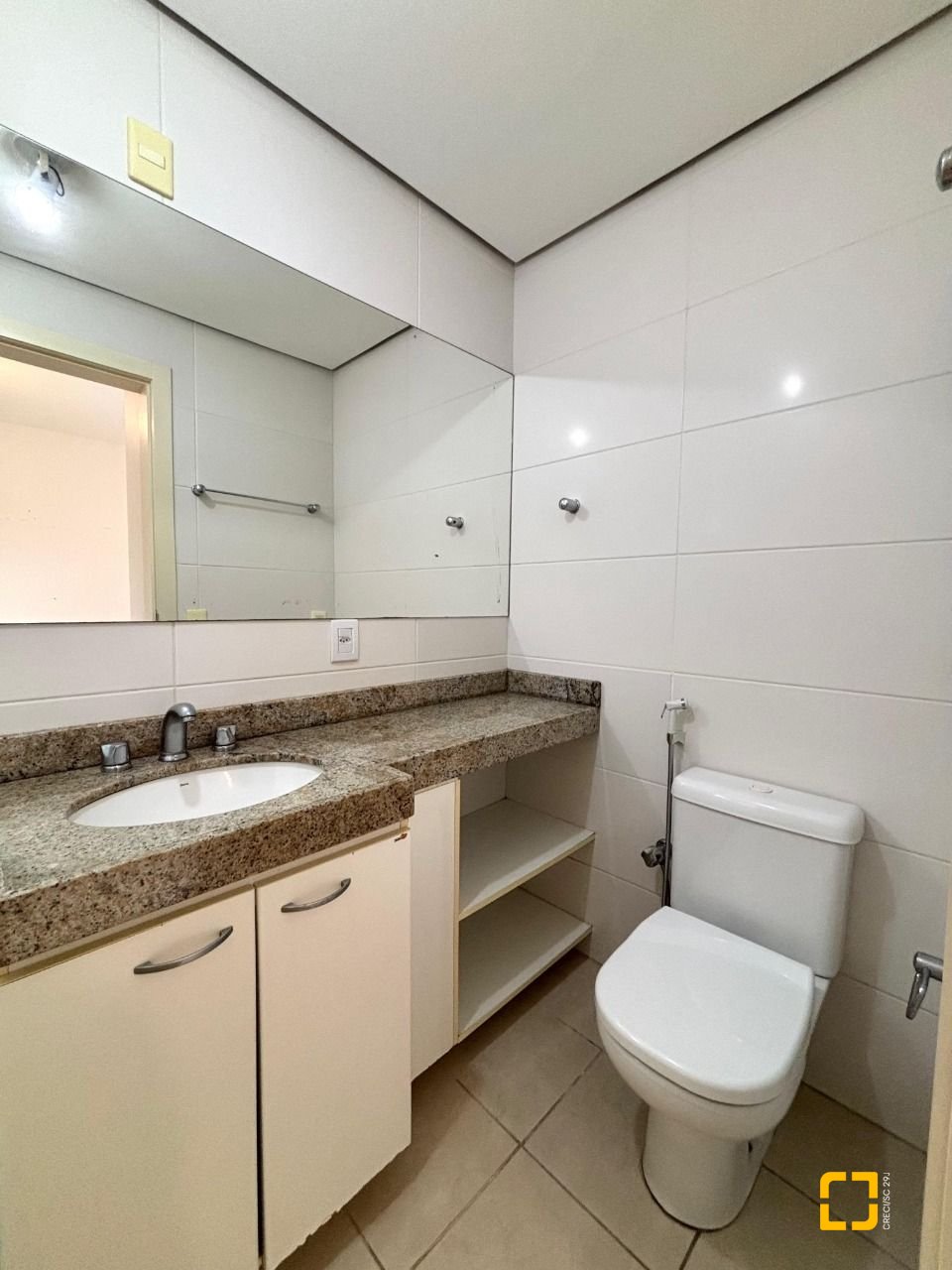Apartamento com 75m², 3 quartos (sendo 1 suíte), 1 garagem, no bairro Pantanal em Florianópolis