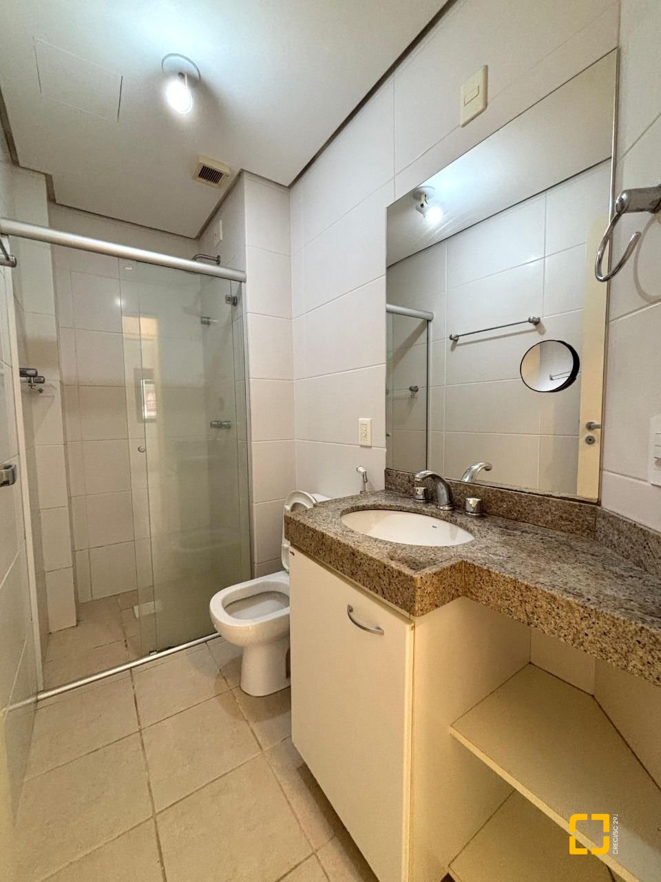 Apartamento com 75m², 3 quartos (sendo 1 suíte), 1 garagem, no bairro Pantanal em Florianópolis