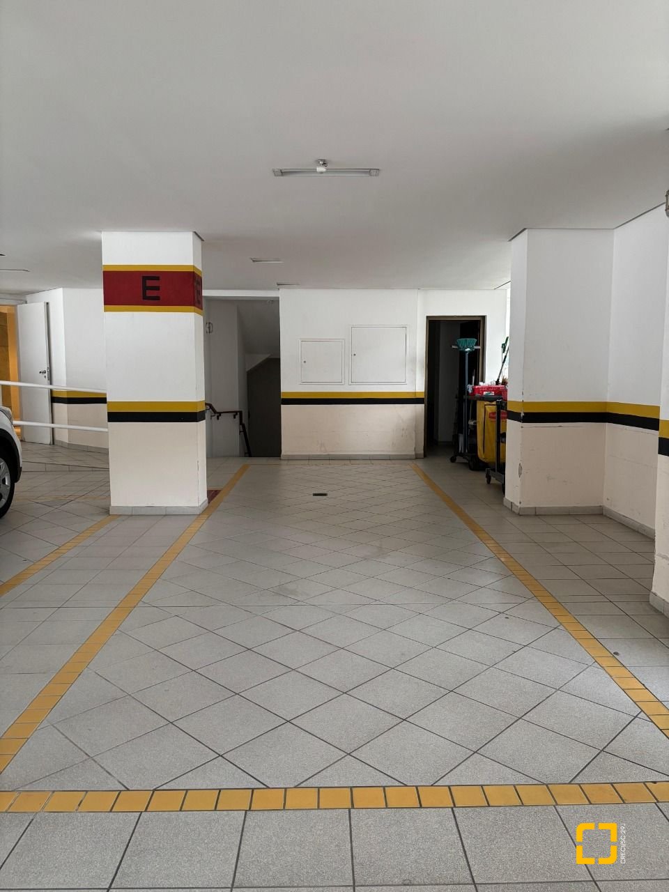 Apartamento com 75m², 3 quartos (sendo 1 suíte), 1 garagem, no bairro Pantanal em Florianópolis