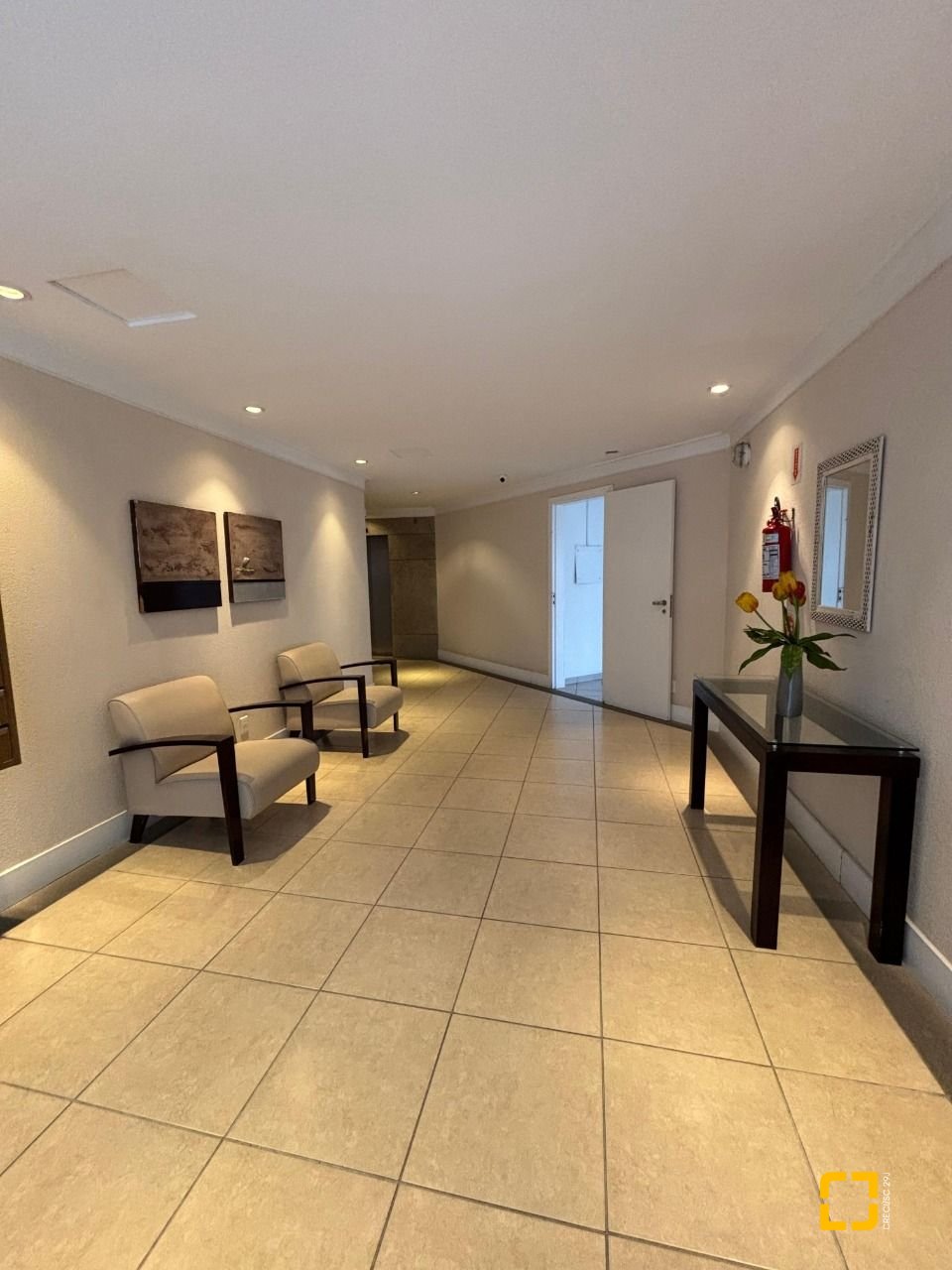 Apartamento com 75m², 3 quartos (sendo 1 suíte), 1 garagem, no bairro Pantanal em Florianópolis