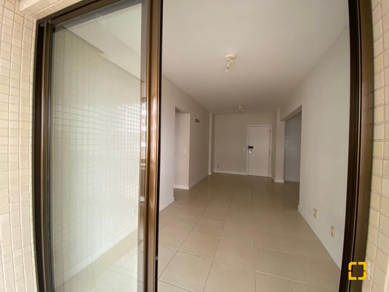 Apartamento com 69m², 3 quartos (sendo 1 suíte), 1 garagem, no bairro Centro em Florianópolis