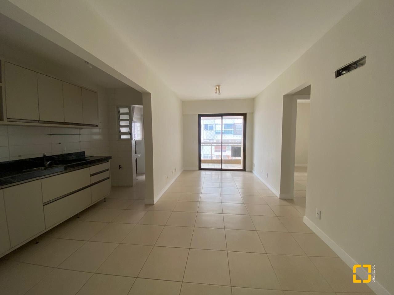Apartamento com 69m², 3 quartos (sendo 1 suíte), 1 garagem, no bairro Centro em Florianópolis