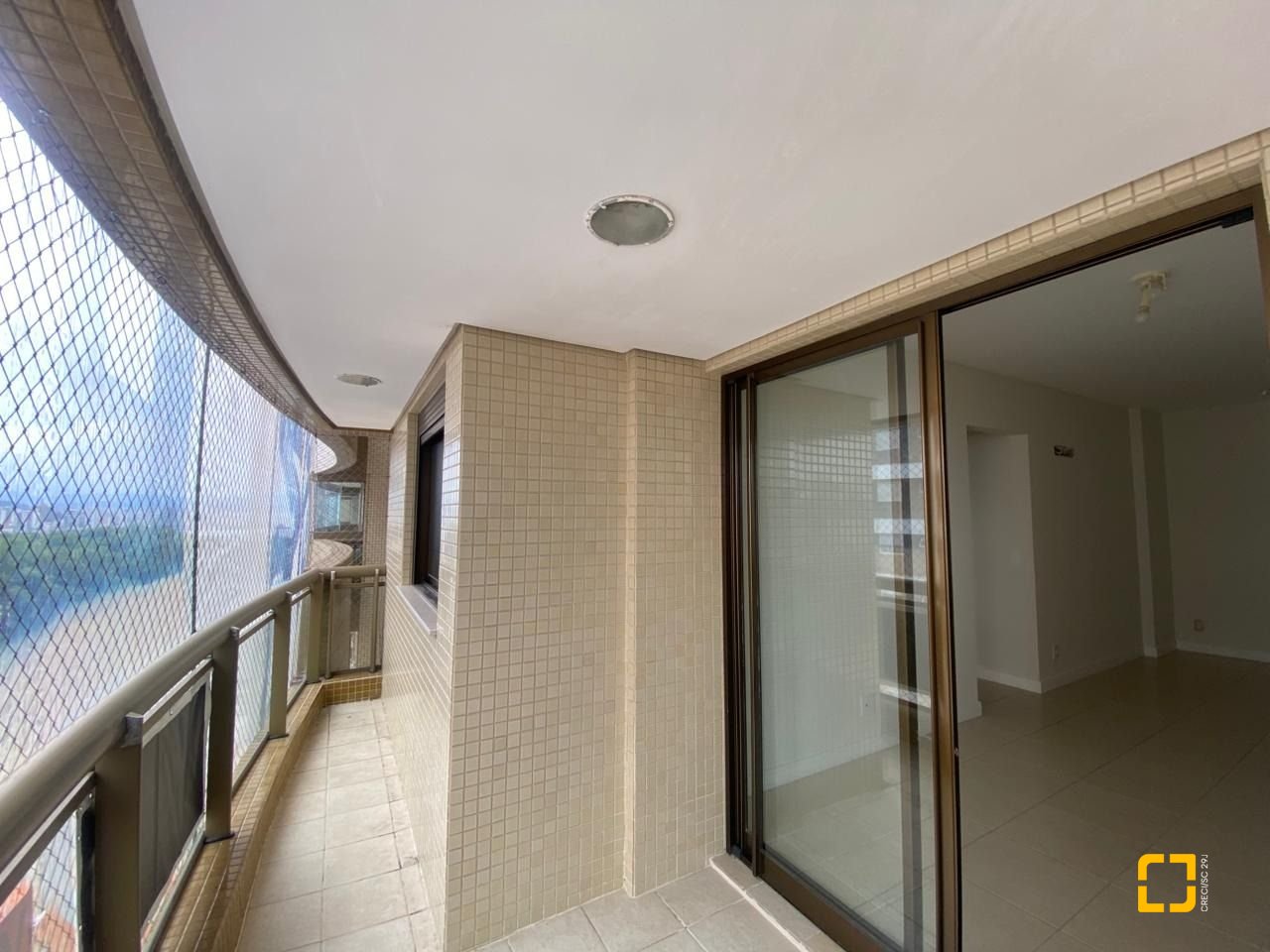 Apartamento com 69m², 3 quartos (sendo 1 suíte), 1 garagem, no bairro Centro em Florianópolis