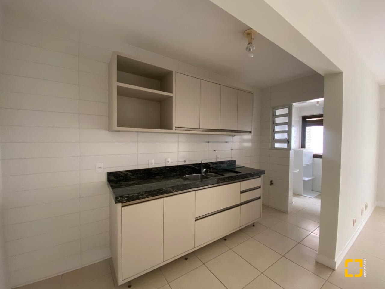 Apartamento com 69m², 3 quartos (sendo 1 suíte), 1 garagem, no bairro Centro em Florianópolis