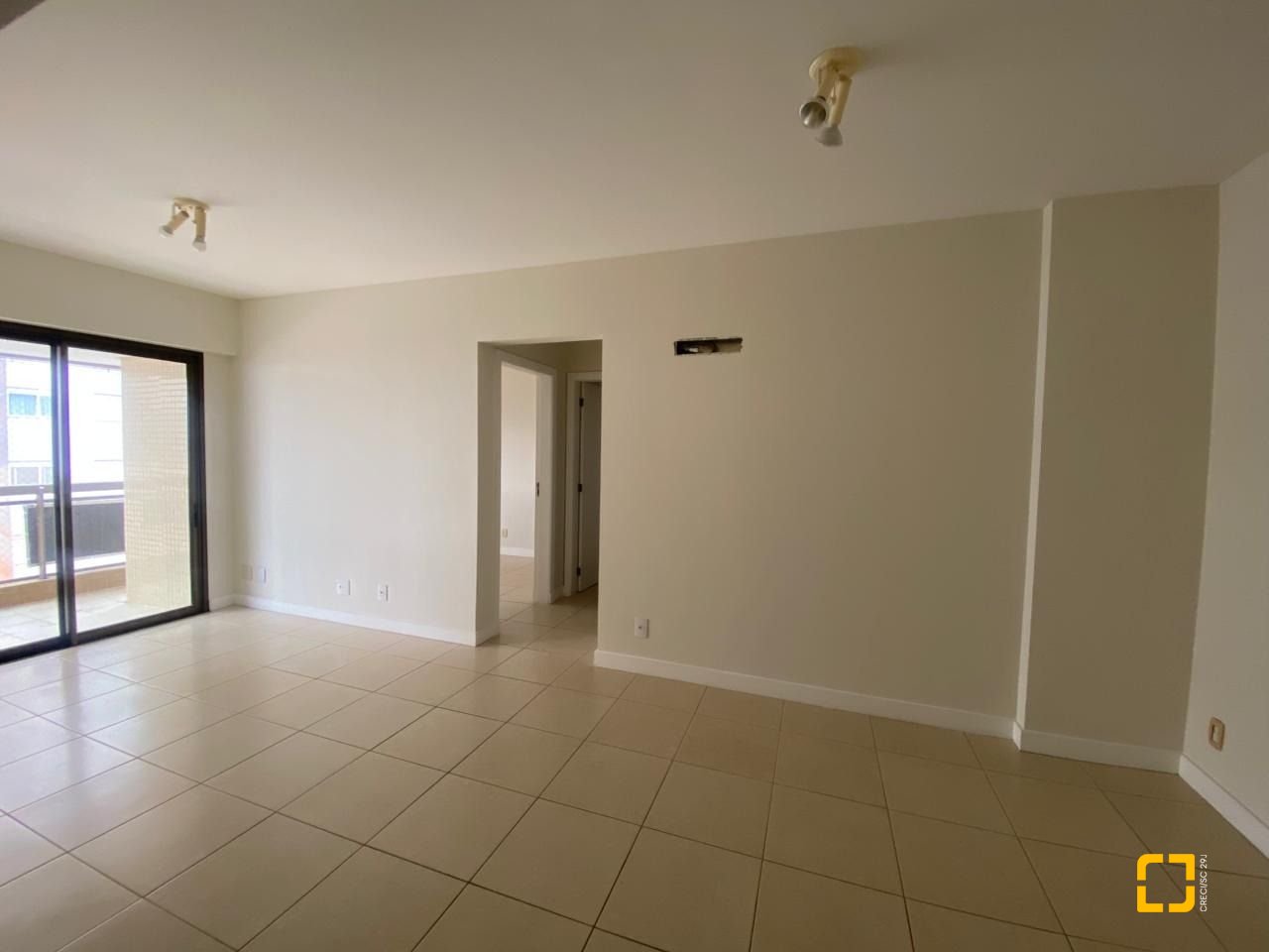 Apartamento com 69m², 3 quartos (sendo 1 suíte), 1 garagem, no bairro Centro em Florianópolis