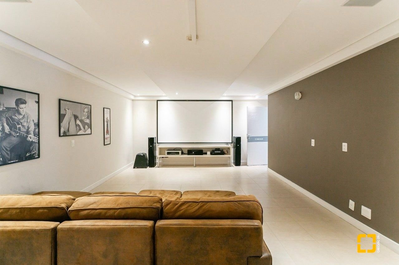 Apartamento com 69m², 3 quartos (sendo 1 suíte), 1 garagem, no bairro Centro em Florianópolis