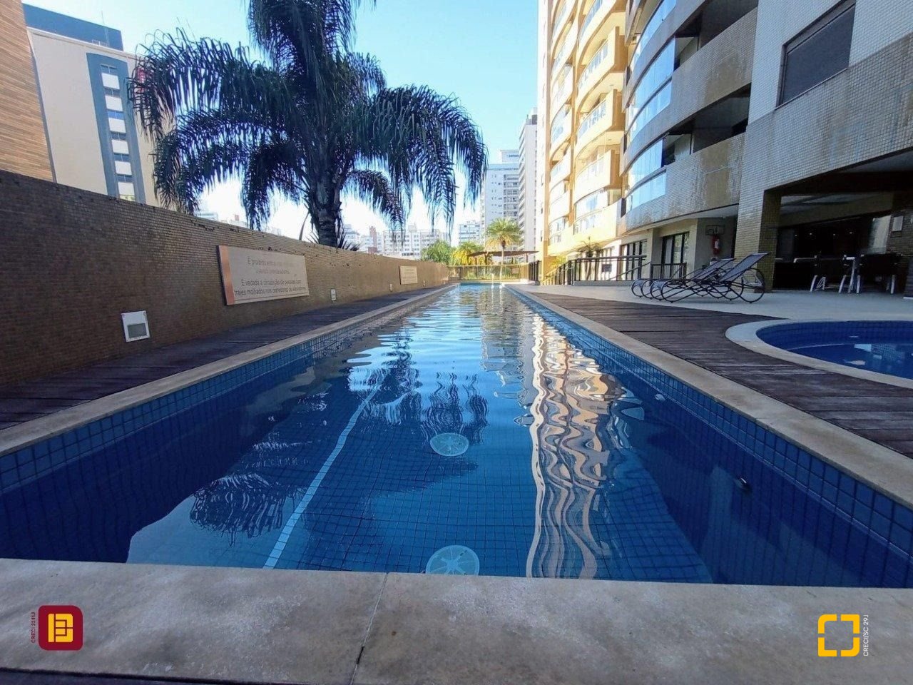 Apartamento com 69m², 3 quartos (sendo 1 suíte), 1 garagem, no bairro Centro em Florianópolis