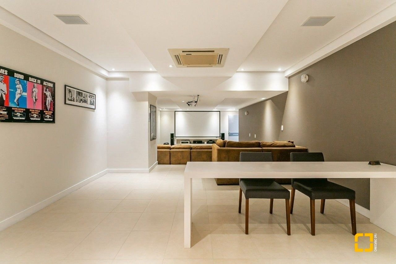 Apartamento com 69m², 3 quartos (sendo 1 suíte), 1 garagem, no bairro Centro em Florianópolis