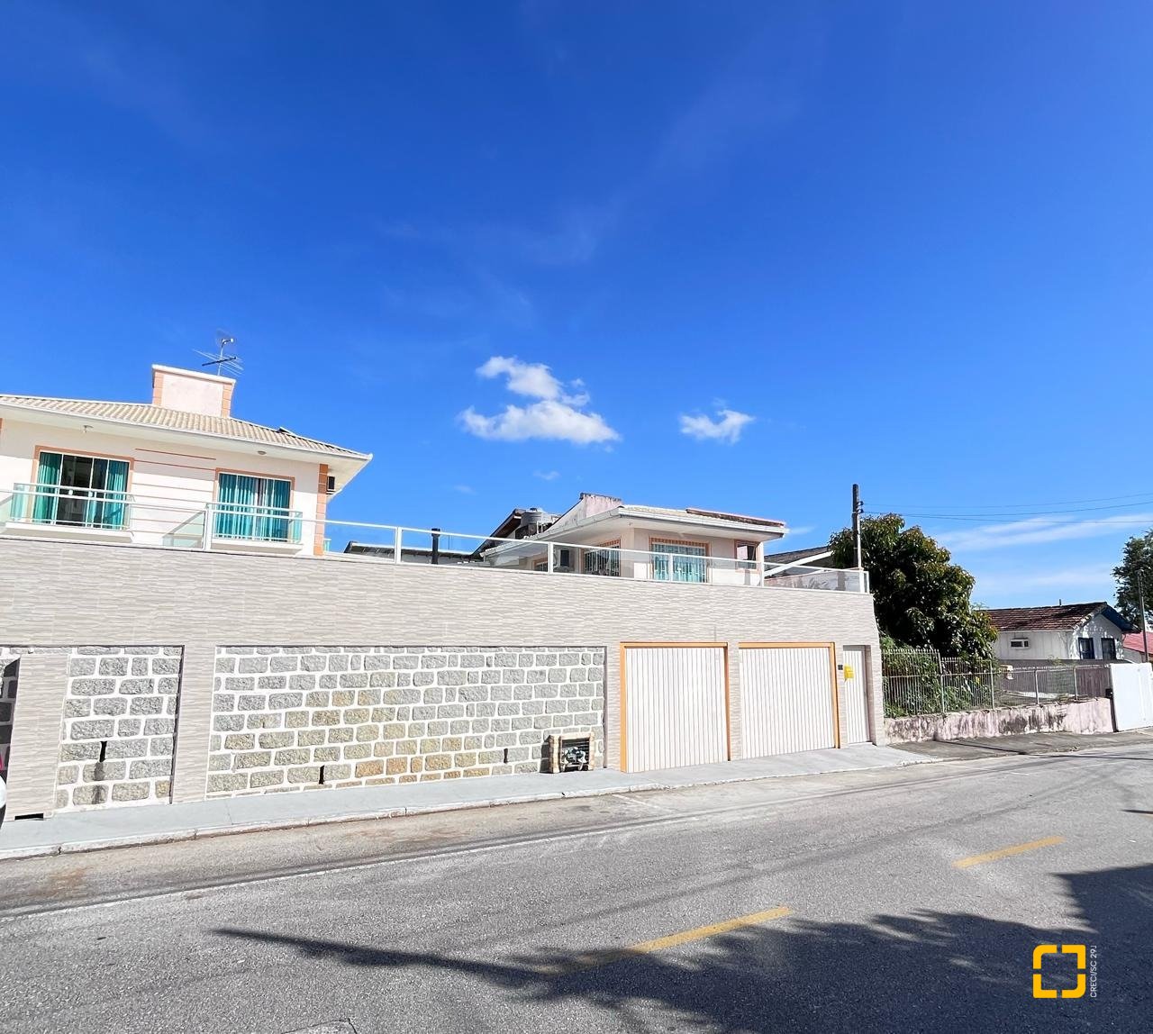 Casa com 325m², 3 quartos, 4 garagens, no bairro Jardim Cidade de Florianópolis em São José