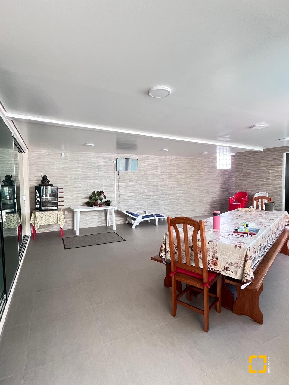 Casa com 325m², 3 quartos, 4 garagens, no bairro Jardim Cidade de Florianópolis em São José