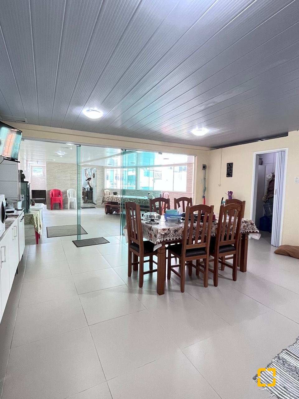 Casa com 325m², 3 quartos, 4 garagens, no bairro Jardim Cidade de Florianópolis em São José