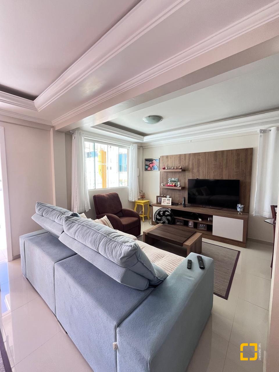 Casa com 325m², 3 quartos, 4 garagens, no bairro Jardim Cidade de Florianópolis em São José
