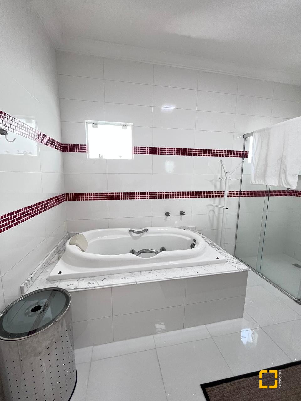 Casa com 325m², 3 quartos, 4 garagens, no bairro Jardim Cidade de Florianópolis em São José