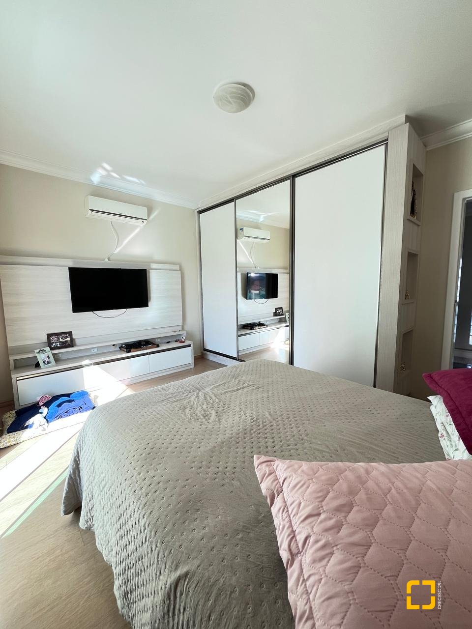 Casa com 325m², 3 quartos, 4 garagens, no bairro Jardim Cidade de Florianópolis em São José