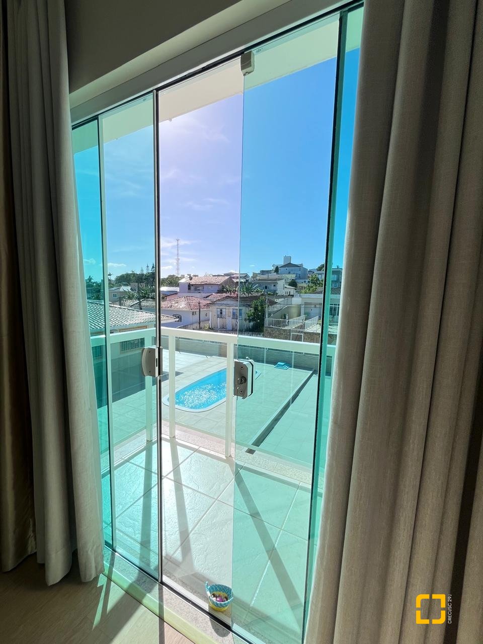 Casa com 325m², 3 quartos, 4 garagens, no bairro Jardim Cidade de Florianópolis em São José