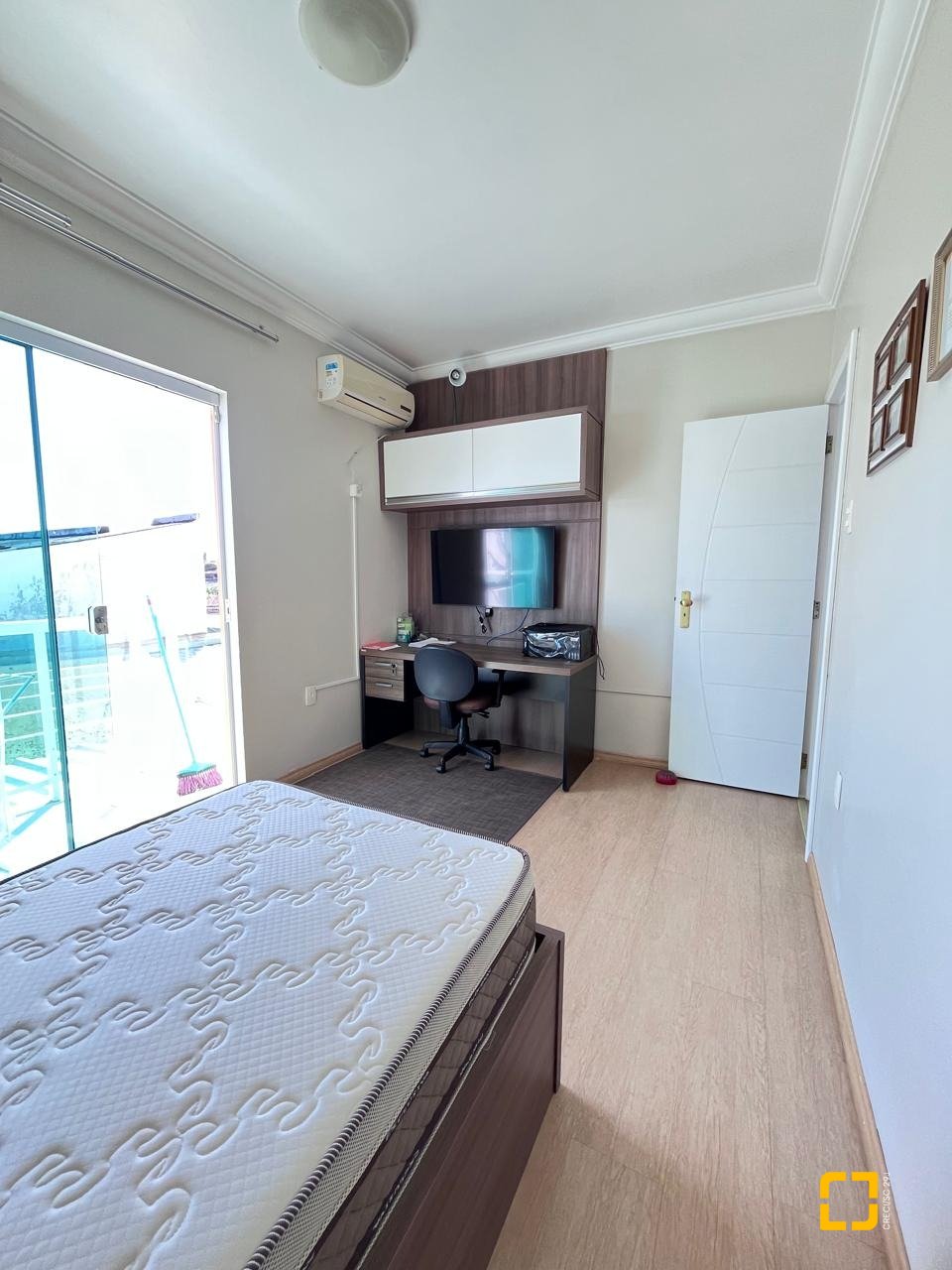 Casa com 325m², 3 quartos, 4 garagens, no bairro Jardim Cidade de Florianópolis em São José