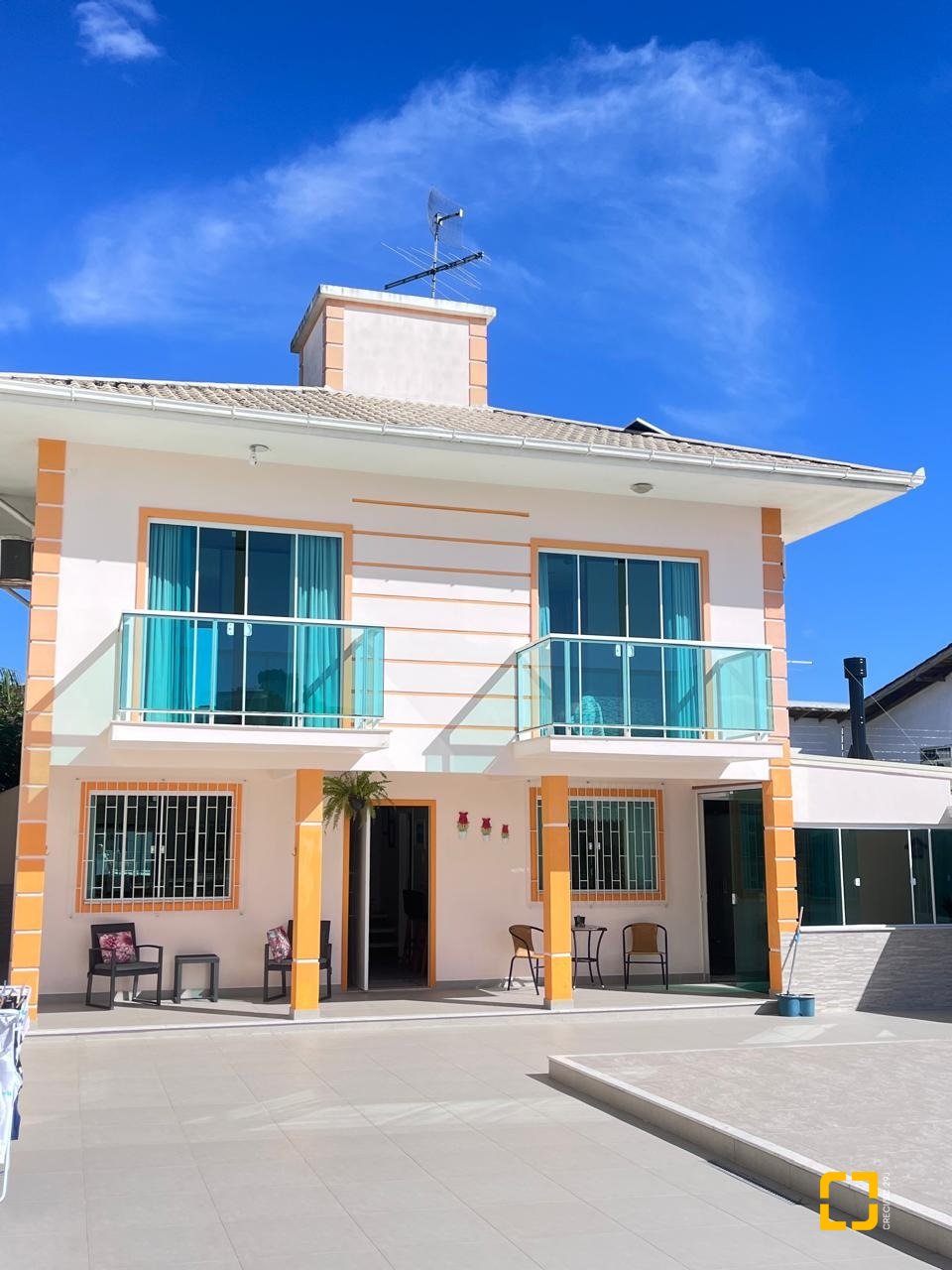 Casa com 325m², 3 quartos, 4 garagens, no bairro Jardim Cidade de Florianópolis em São José