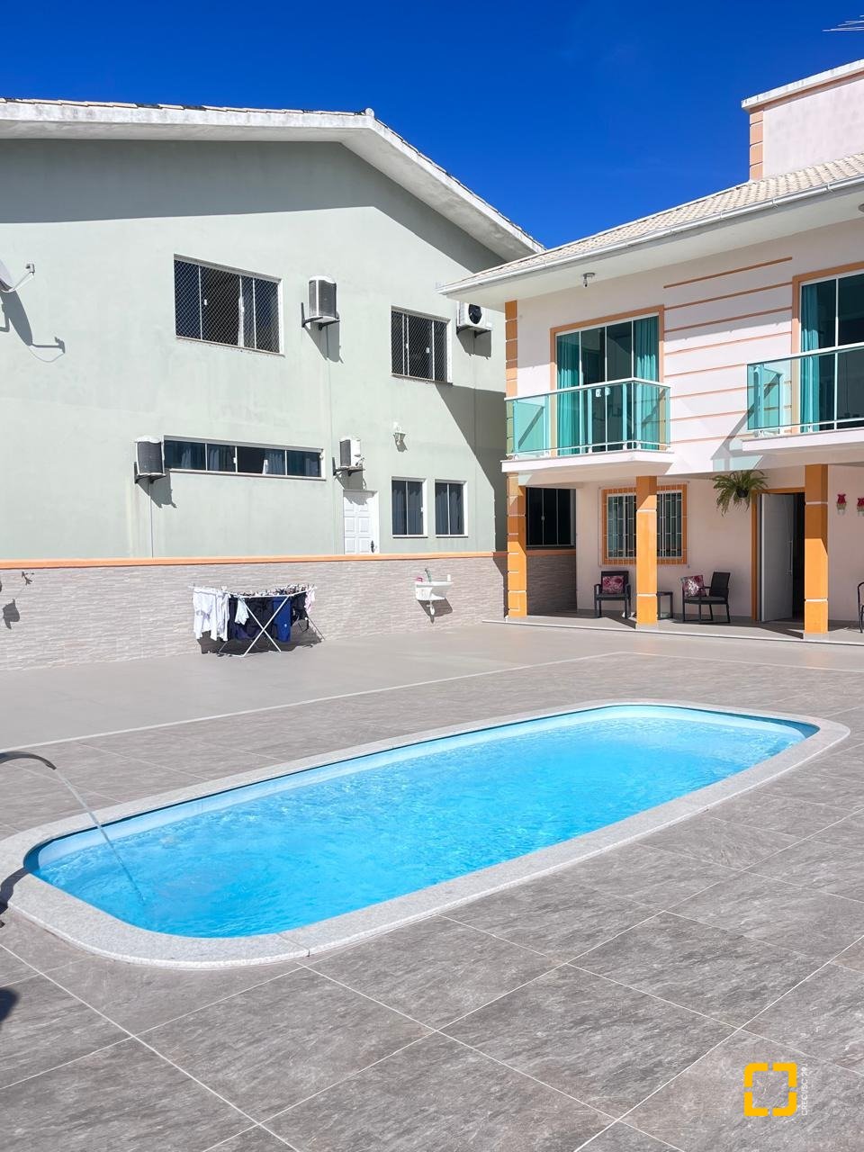 Casa com 325m², 3 quartos, 4 garagens, no bairro Jardim Cidade de Florianópolis em São José