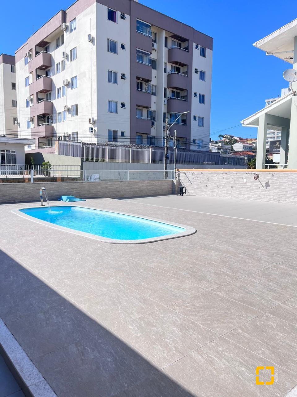 Casa com 325m², 3 quartos, 4 garagens, no bairro Jardim Cidade de Florianópolis em São José