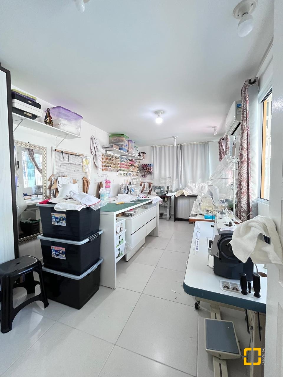 Casa com 325m², 3 quartos, 4 garagens, no bairro Jardim Cidade de Florianópolis em São José