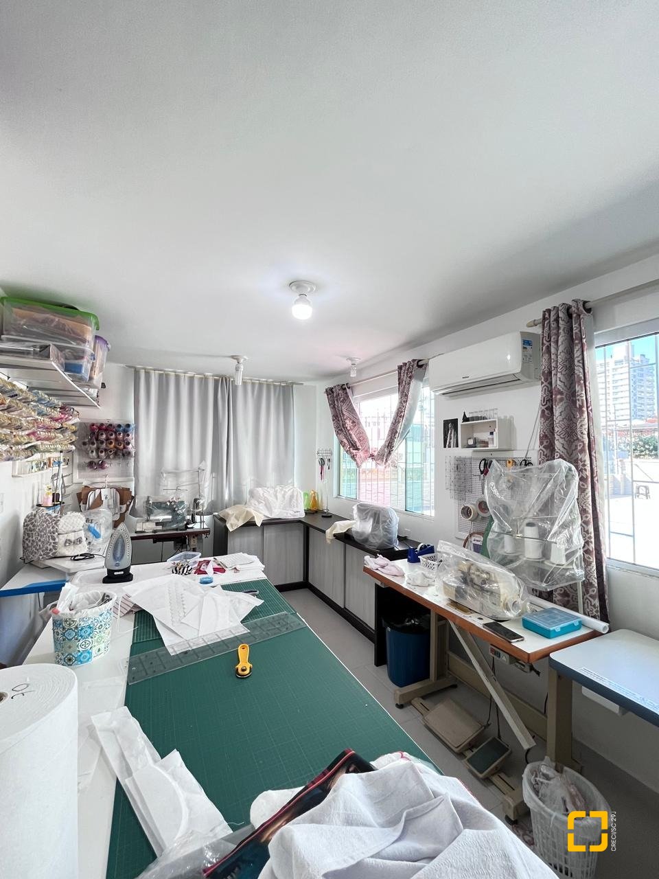 Casa com 325m², 3 quartos, 4 garagens, no bairro Jardim Cidade de Florianópolis em São José