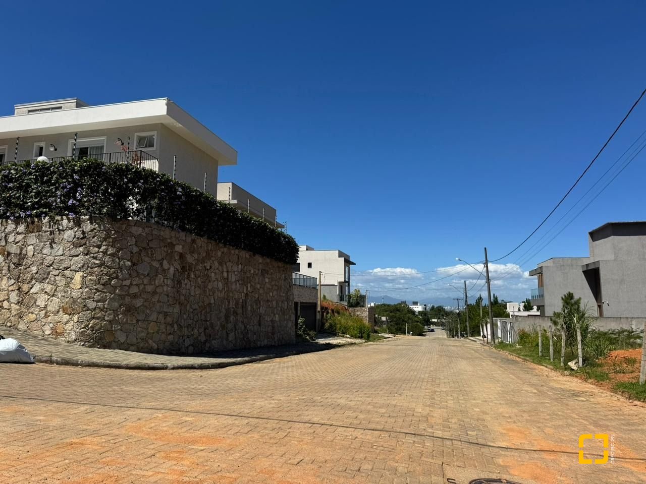 Terreno com 450m², no bairro Saco Grande em Florianópolis