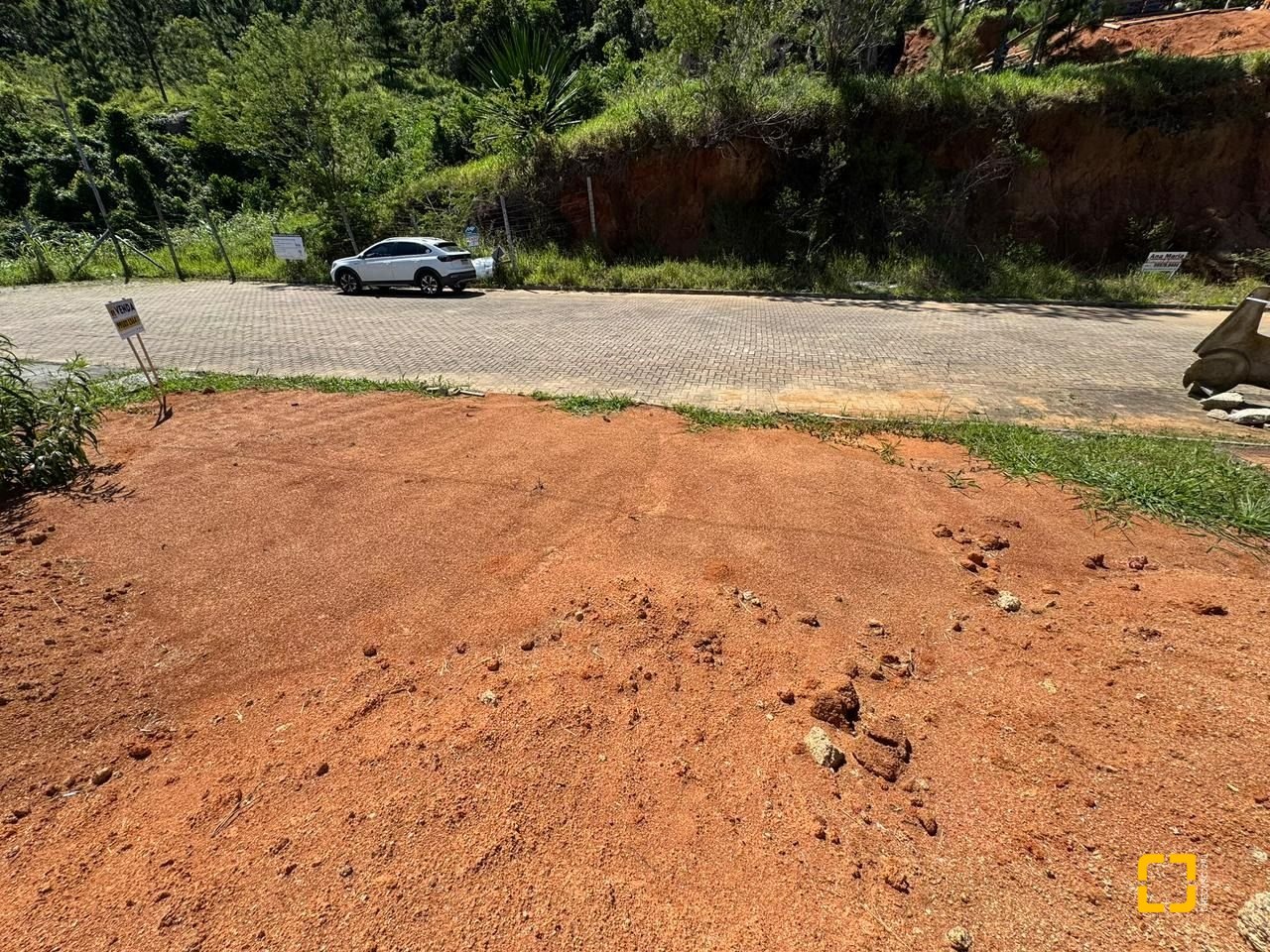 Terreno com 450m², no bairro Saco Grande em Florianópolis