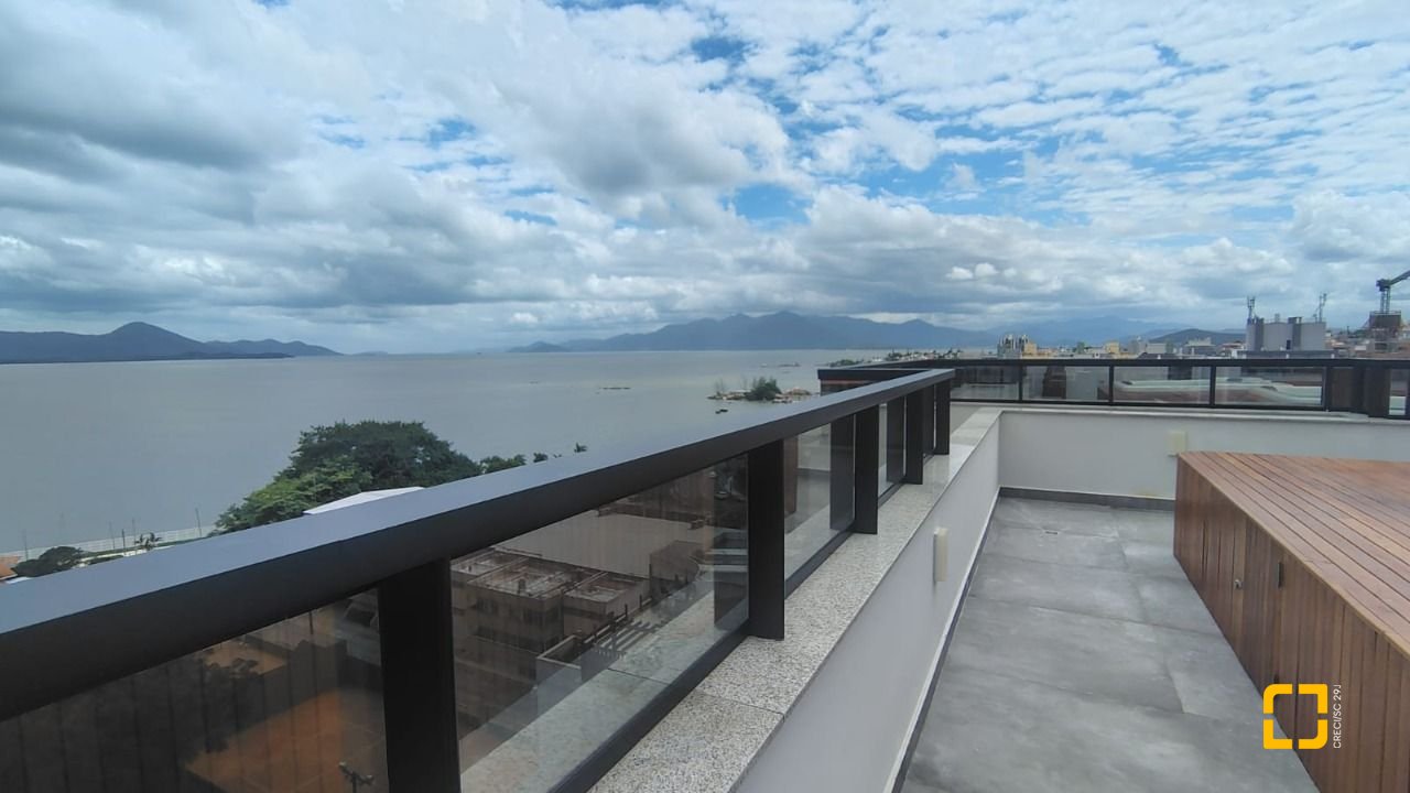 Apartamento com 71m², 3 quartos (sendo 1 suíte), 2 garagens, no bairro Coqueiros em Florianópolis