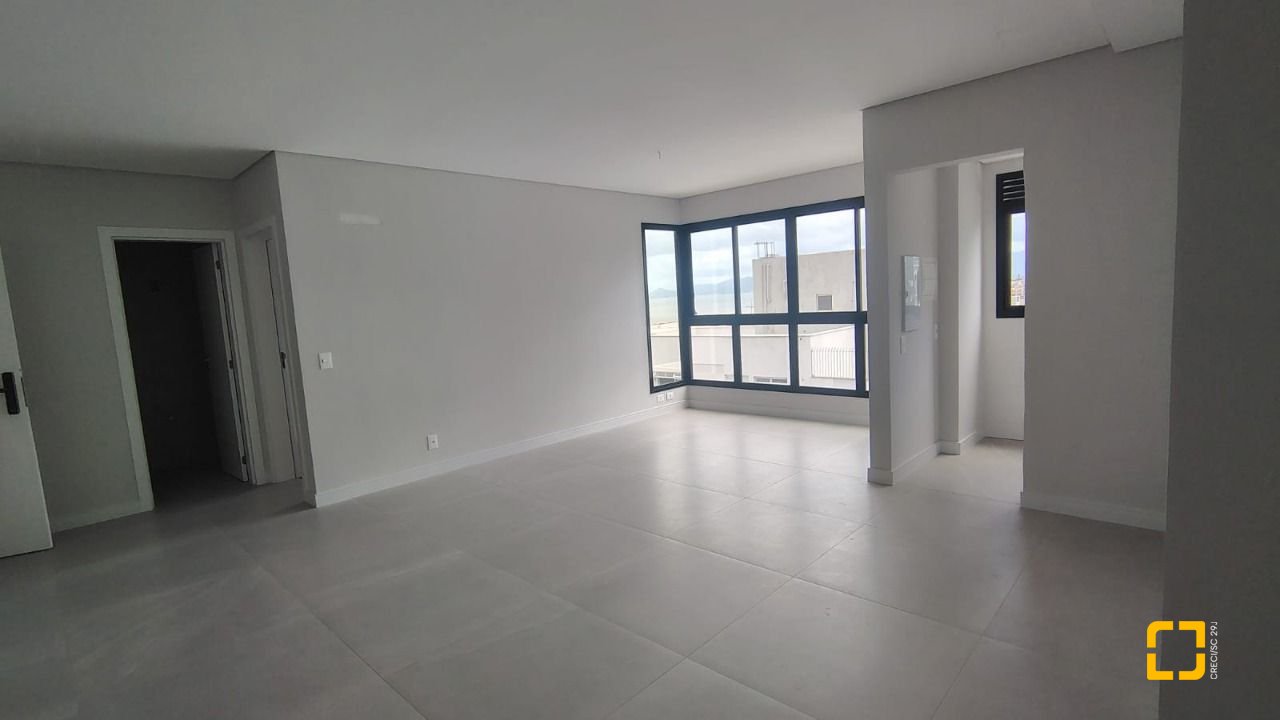 Apartamento com 90m², 4 quartos (sendo 1 suíte), 2 garagens, no bairro Coqueiros em Florianópolis