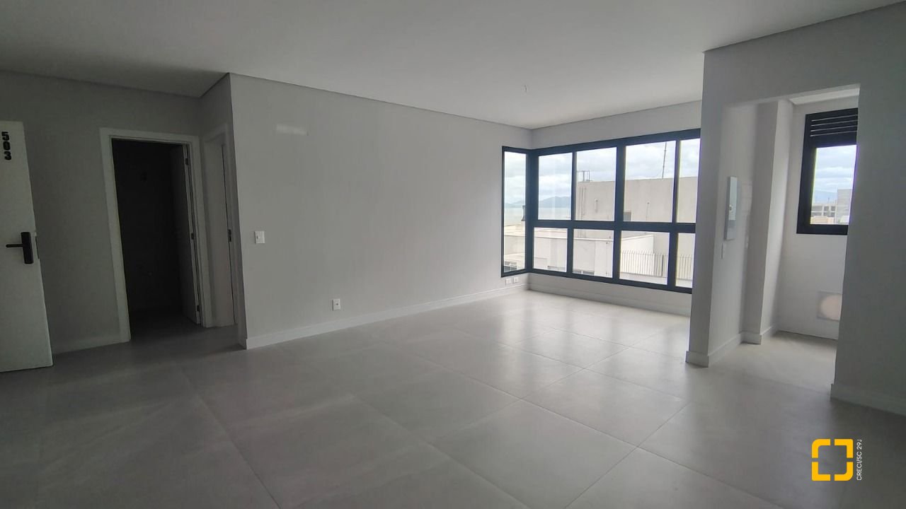 Apartamento com 86m², 5 quartos (sendo 2 suítes), 2 garagens, no bairro Coqueiros em Florianópolis
