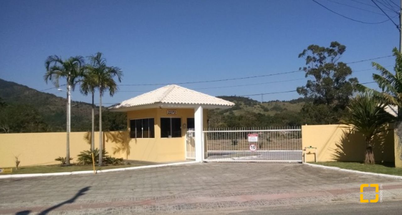 Terreno com 371m², no bairro Vargem Grande em Florianópolis