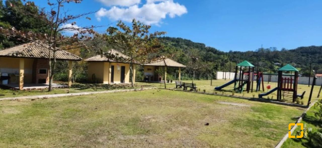 Terreno com 371m², no bairro Vargem Grande em Florianópolis