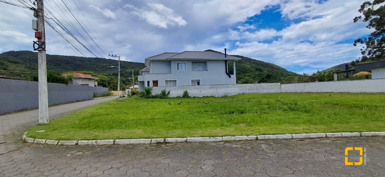 Terreno com 371m², no bairro Vargem Grande em Florianópolis