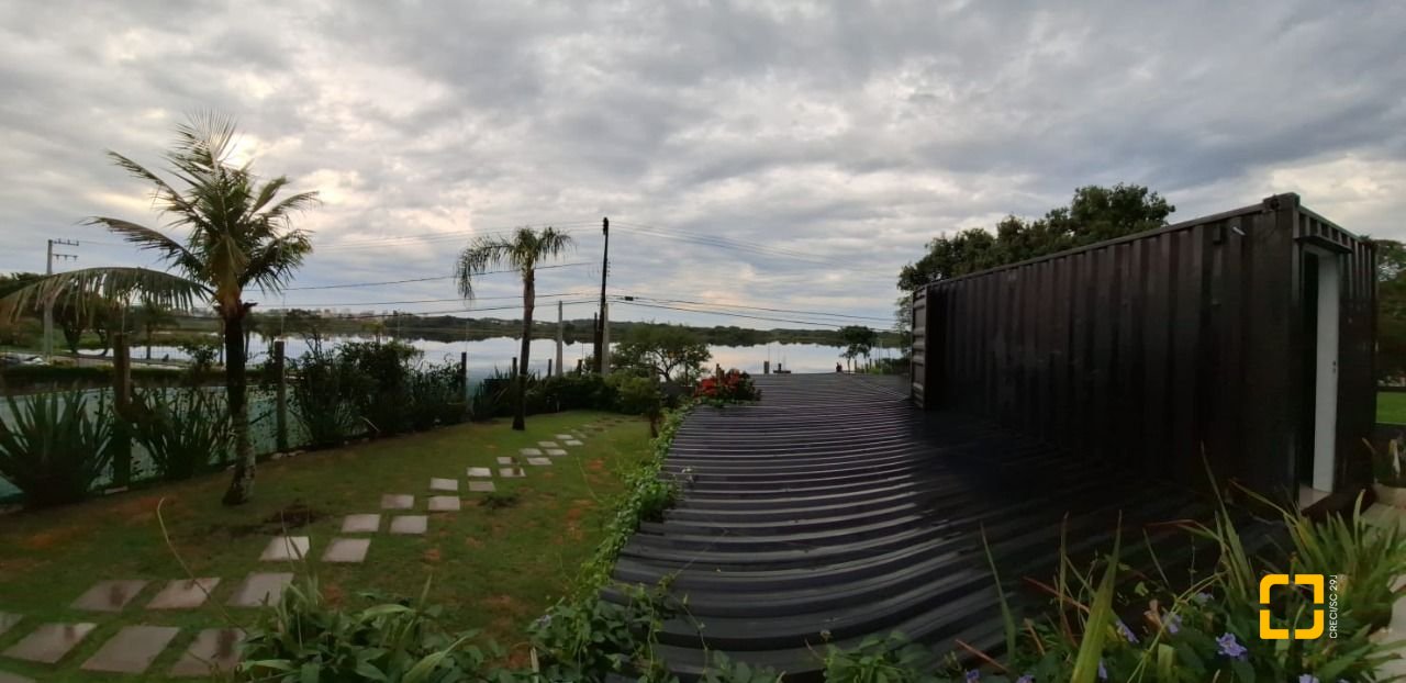 Casa com 310m², 5 quartos (sendo 1 suíte), 4 garagens, no bairro Campeche em Florianópolis