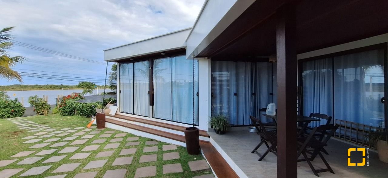Casa com 310m², 5 quartos (sendo 1 suíte), 4 garagens, no bairro Campeche em Florianópolis