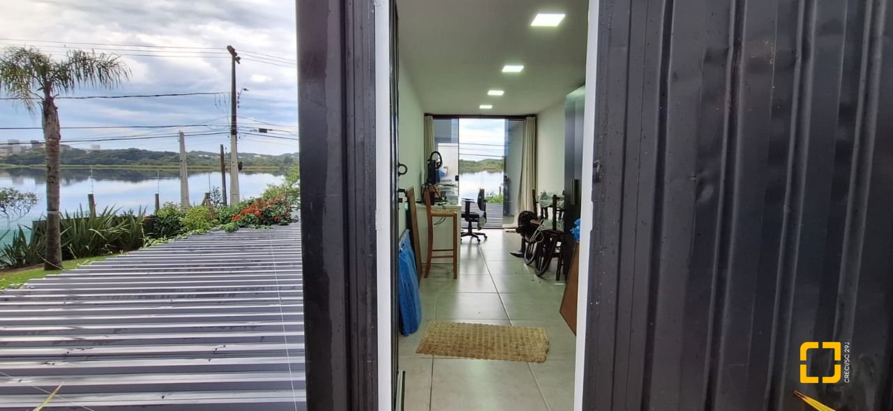 Casa com 310m², 5 quartos (sendo 1 suíte), 4 garagens, no bairro Campeche em Florianópolis