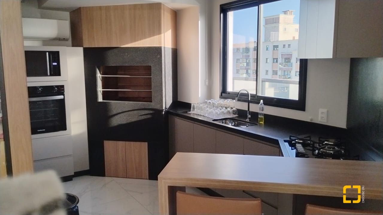 Apartamento com 99m², 4 quartos (sendo 1 suíte), 2 garagens, no bairro Coqueiros em Florianópolis